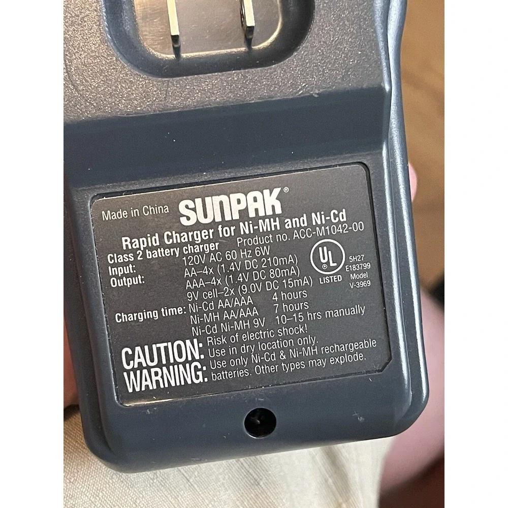 Sunpak Model V-3969 Rapid Charger For Ni-MH And Ni-Cd Batteries